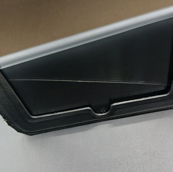 Apple IPad 2 16GB Tablet​​​ - Picture 6 of 6